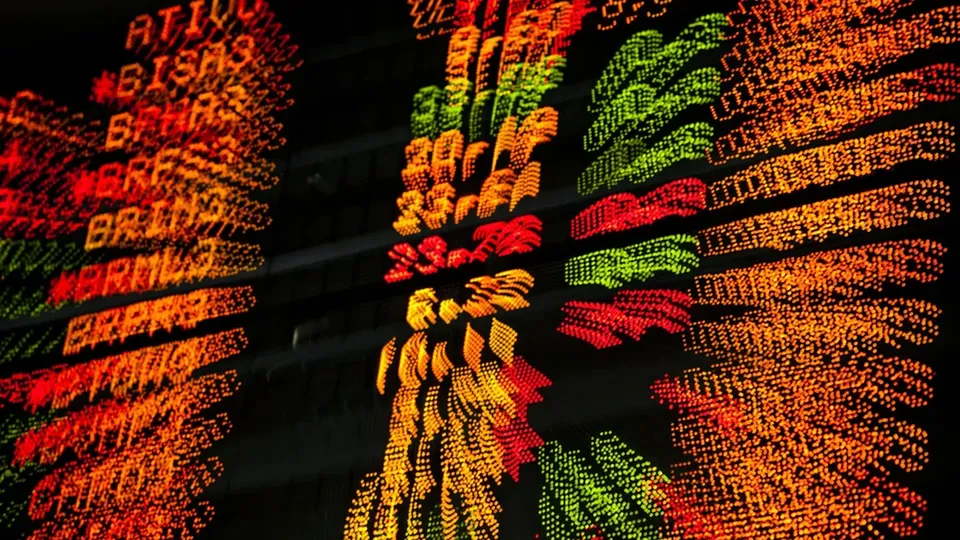 O índice fechou em 120.771,88 pontos, refletindo a incerteza sobre o cenário fiscal e a política monetária dos EUA.