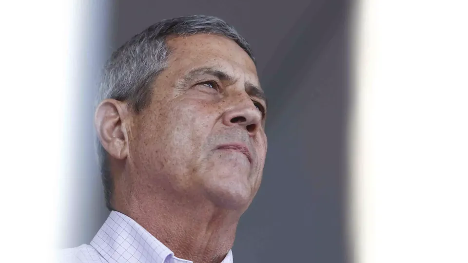 Após a prisão do general Walter Braga Netto, seu novo defensor garante que a mudança não está relacionada a negociações de delação.