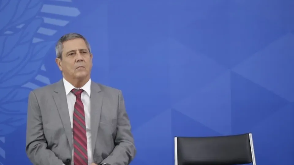 Luciene Cavalcante argumenta que pagamento de R$ 34 mil é incompatível com a moralidade pública; general está preso preventivamente.