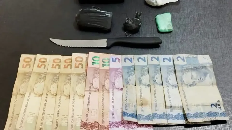 A Polícia Militar prendeu as duas mulheres por suspeita de tráfico de drogas e maus-tratos a crianças em Pérola.