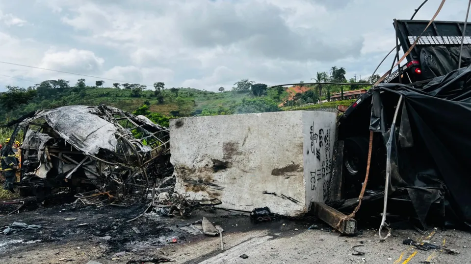 Após a identificação, os corpos serão liberados para as famílias, segundo a Polícia Civil de Minas Gerais.