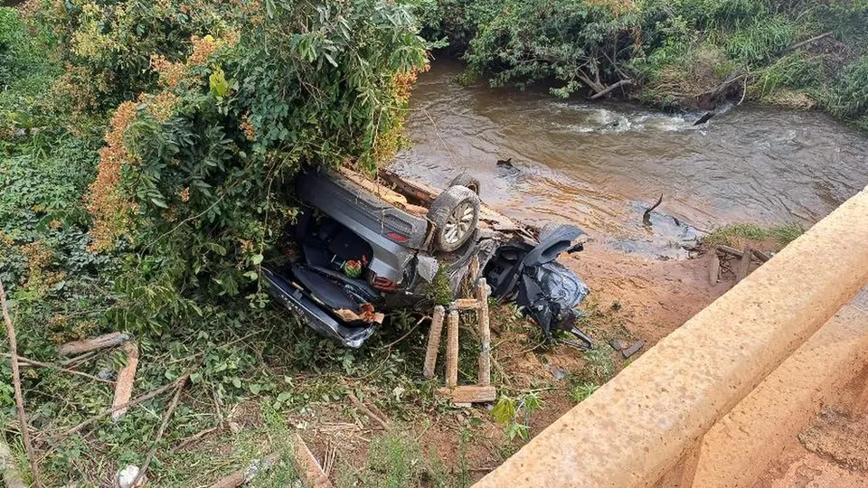 Ministro do TST e familiares sofrem acidente ao cair de ponte em Goiás