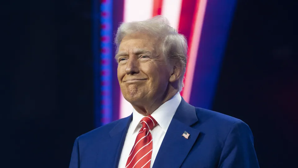 O presidente eleito dos EUA, Donald Trump, reafirma promessas polêmicas e renova ameaças contra cartéis mexicanos.
