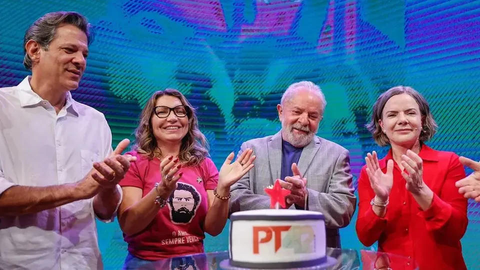 Instituto Paranã Pesquisas avaliará a popularidade da presidente do PT em comparação a candidatos da direita.