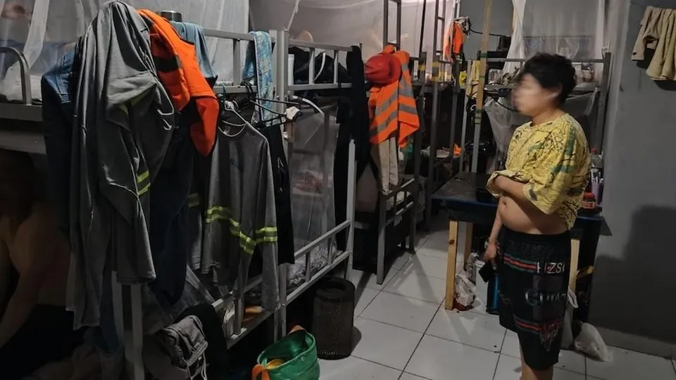 Operação em Camaçari revela trabalho forçado e condições degradantes em obra da montadora de carros elétricos BYD.