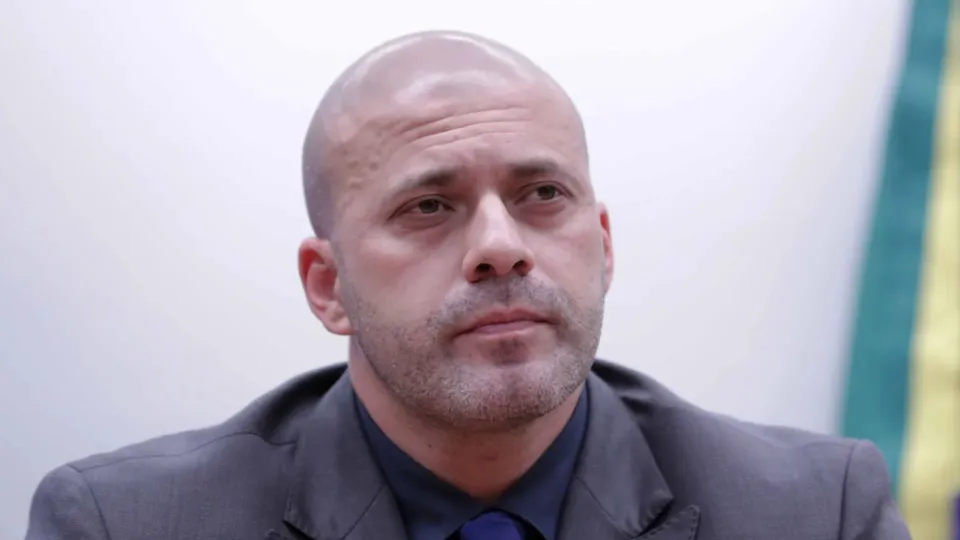 Ex-parlamentar foi detido novamente após desrespeitar regras da liberdade condicional imposta pelo STF.