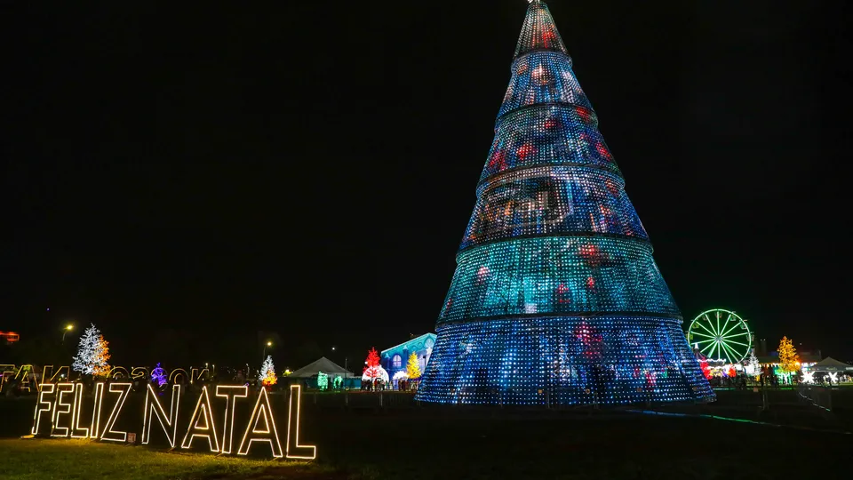 A véspera de Natal é considerada ponto facultativo e não garante folga para todos os trabalhadores