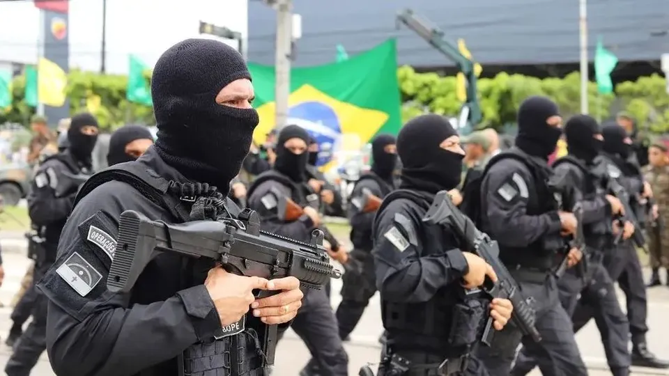 Novo decreto estabelece diretrizes sobre uso de armas de fogo e situações em que não devem ser utilizadas