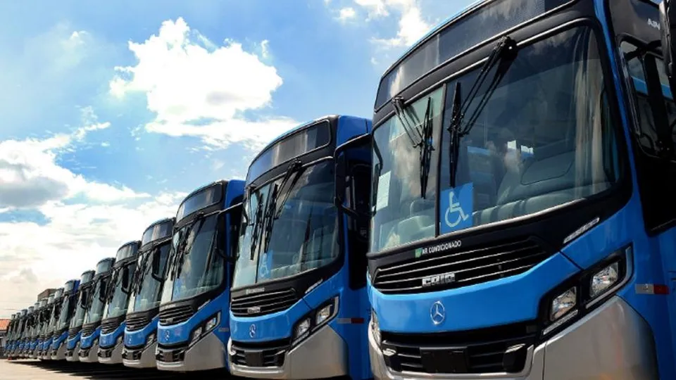 TransWolff e UPBus, sob intervenção da SPTrans, são acusadas de ligação com o PCC; prefeitura busca encerrar contratos.