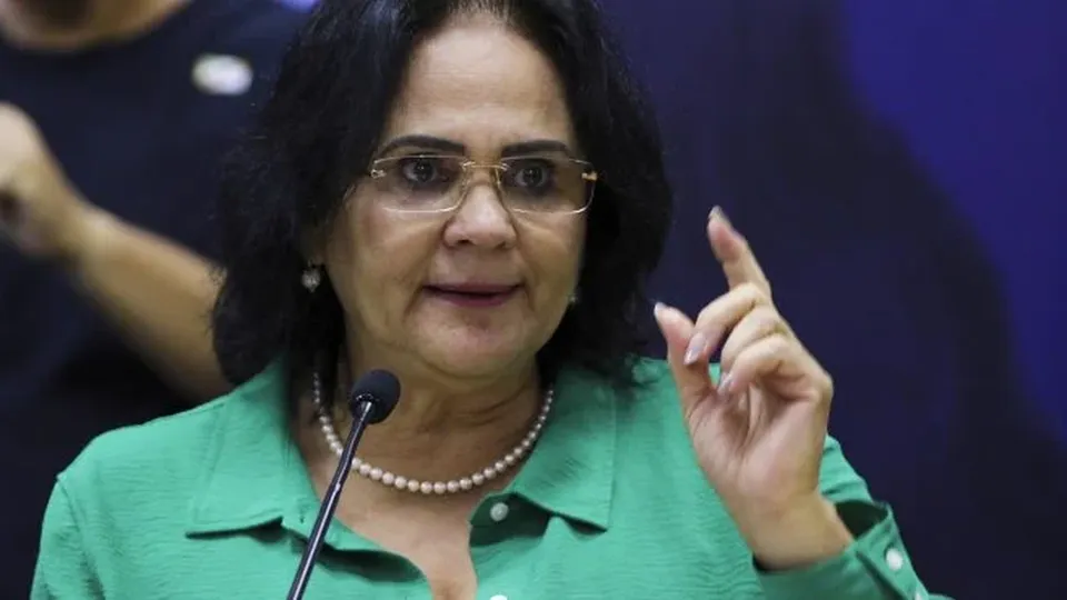 Decisão atende a pedido da senadora Damares Alves e revoga norma que regulamentava atendimento a vítimas de violência sexual