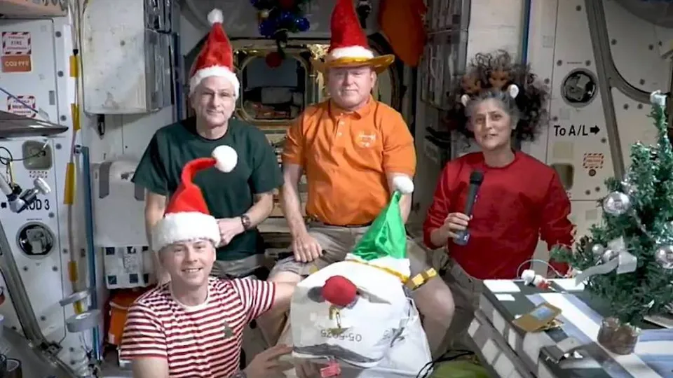 Com mensagens emocionantes, equipe da ISS deseja Feliz Natal à Terra enquanto aguardam retorno.