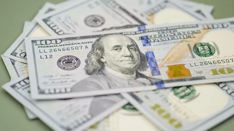 Banco Central realizará leilão à vista de até US$ 3 bilhões para conter a valorização da moeda americana