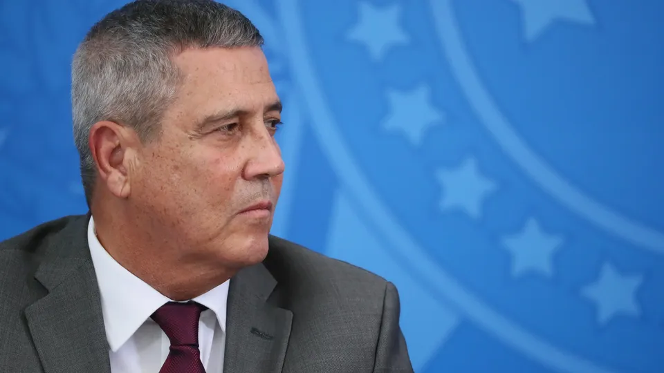 O ministro do STF, Alexandre de Moraes, decidiu pela manutenção da prisão do general Walter Braga Netto, acusado de obstrução de Justiça.