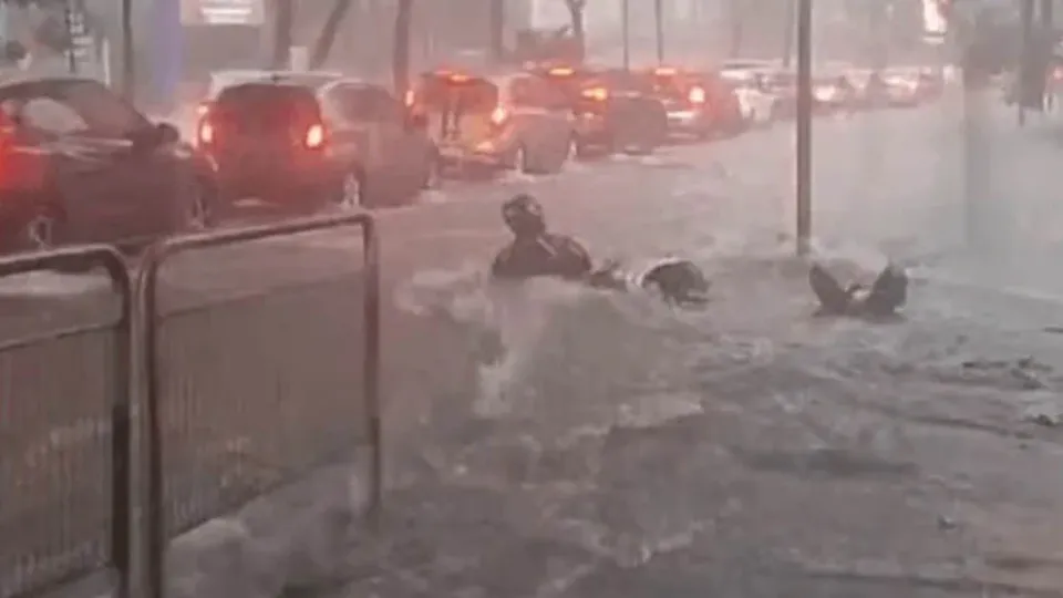 Instituto Nacional de Meteorologia emite aviso de 'perigo' para a capital e litoral; governo paulista cria gabinete de crise para monitoramento.
