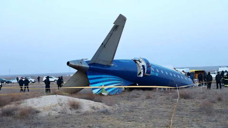 Companhia aérea suspende operações após queda de avião durante voo para Grozny, na Chechênia.