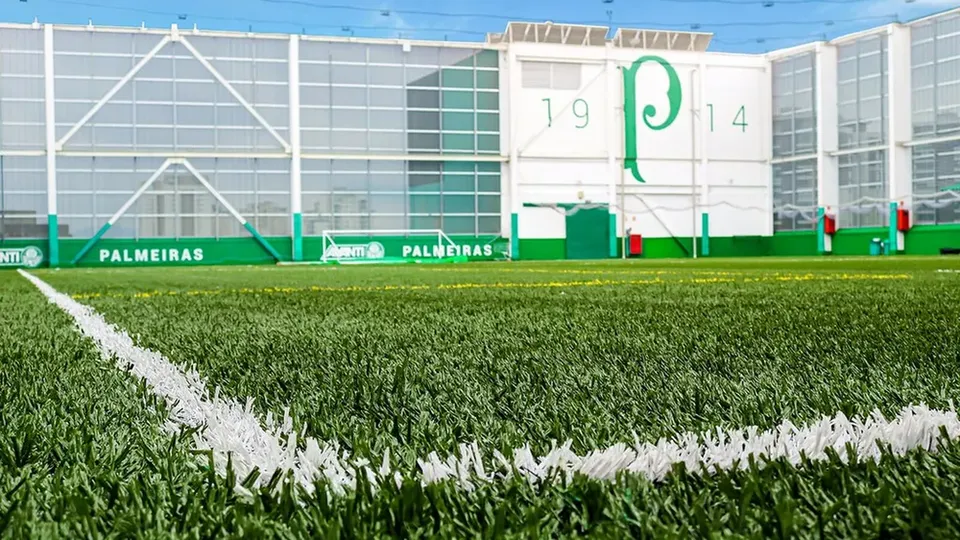 Quadrilha rouba R$ 1,5 milhão em grama sintética de fornecedor do Allianz Parque