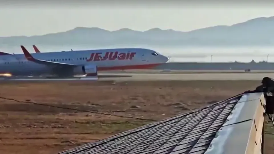 Aeronave teve falha no trem de pouso e retornou ao aeroporto de Gimpo, em Seul.