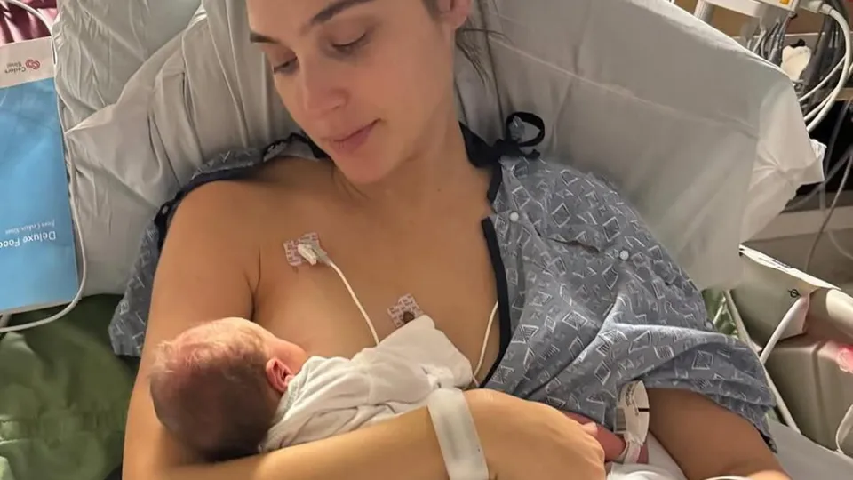 A atriz compartilhou sua experiência nas redes sociais, destacando a fragilidade da vida e a importância de ouvir o corpo.