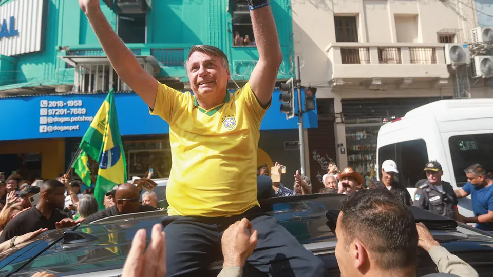 Levantamento revela que Jair Bolsonaro e Nikolas Ferreira são os únicos políticos citados entre influenciadores. Lula é o mais seguido.