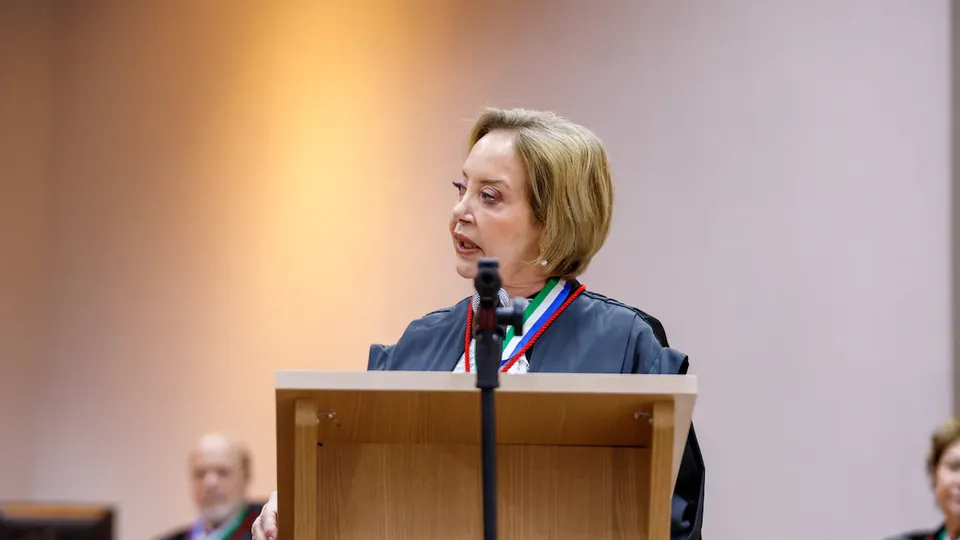 Clarice Claudino da Silva, que recebe R$ 130 mil mensais, pede devolução de 'vale-peru' de R$ 10 mil a colegas magistrados.