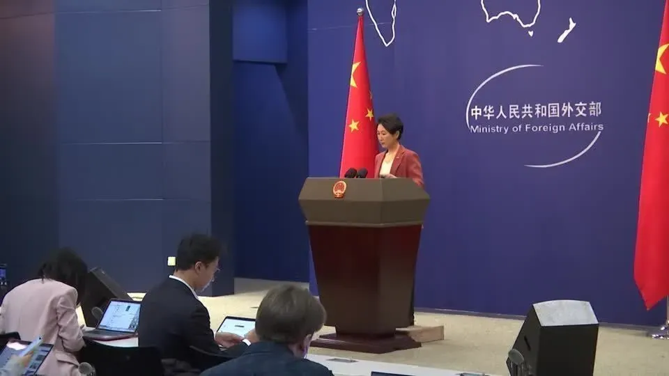 Após pedido da OMS, China destaca que forneceu informações sobre a pandemia sem limitações.