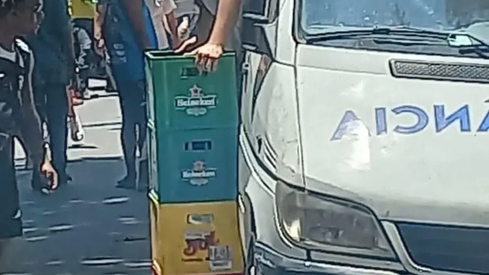 Agentes da Secretaria de Ordem Pública realizam operação na Rua Constante Ramos e descobrem irregularidade