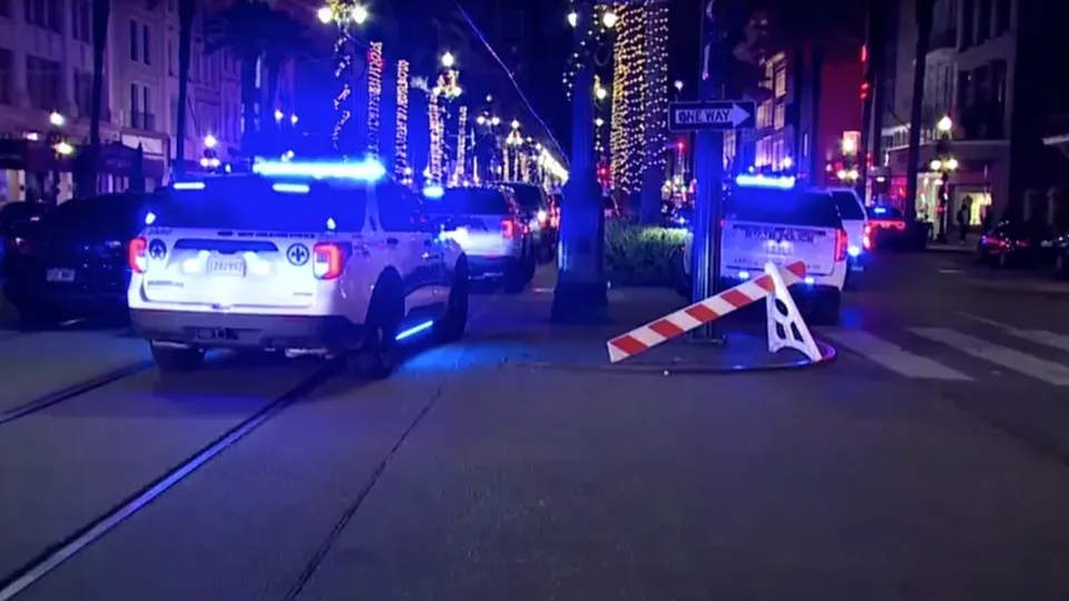 Incidente ocorreu na madrugada desta quarta-feira, quando motorista atingiu multidão na Bourbon Street.
