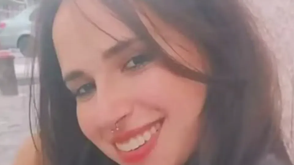 Juliana Leite Rangel, de 26 anos, apresenta melhora progressiva, mas continua internada em estado crítico após ser atingida por disparos.