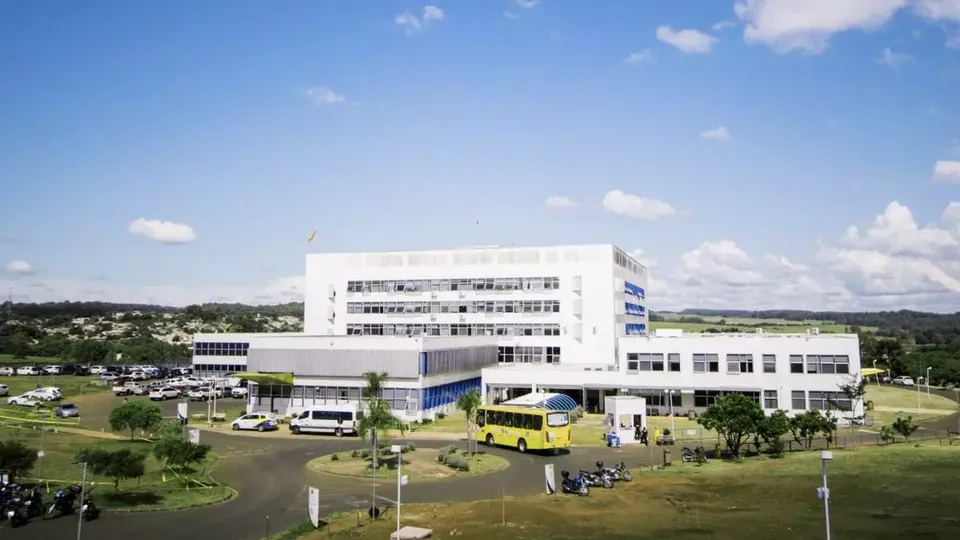 Um homem foi eletrocutado ao invadir área elétrica do Hospital Universitário de Ponta Grossa na noite de terça-feira.