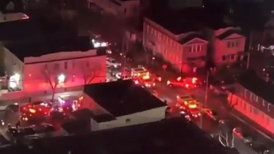 Quatro homens dispararam contra grupo que aguardava na fila para entrar em boate em Nova York.