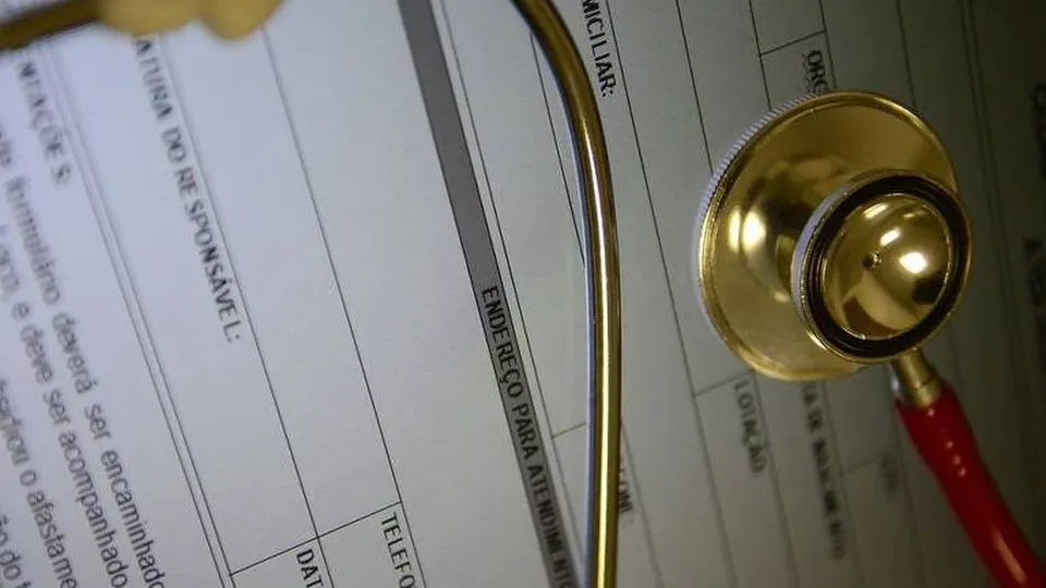 Nova norma da ANS permite portabilidade imediata em caso de exclusão de hospital da rede, sem exigência de faixa de preço.
