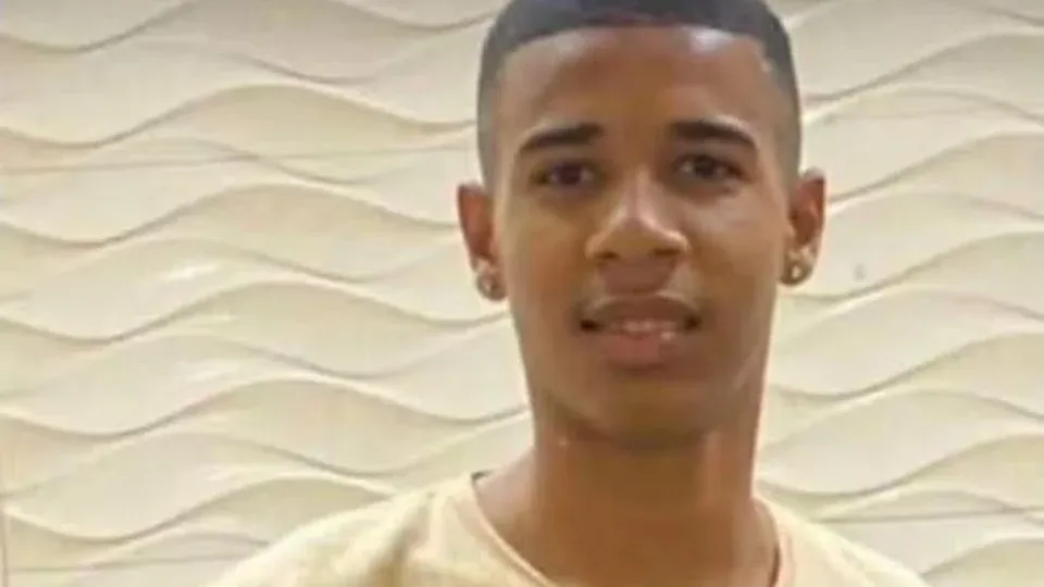 Kauan Galdino, de 18 anos, foi atingido em Queimados após desentendimento com criminoso durante festa de réveillon.