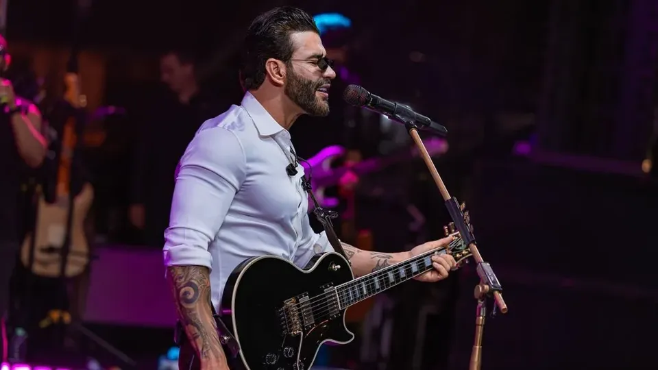 O ex-presidente Jair Bolsonaro expressou descontentamento com a decisão do cantor sertanejo, que se declarou candidato em 2026.