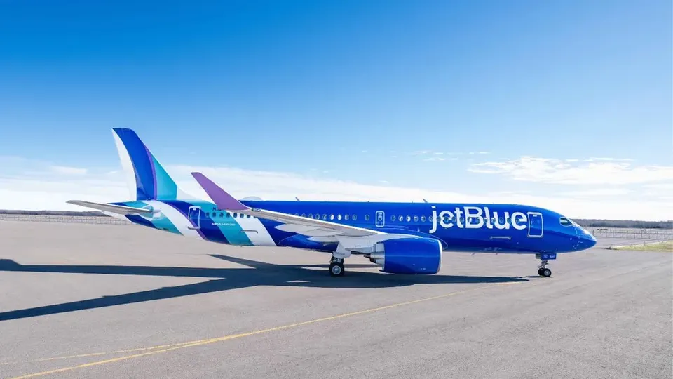 JetBlue é multada em US$ 2 milhões por atrasos crônicos e agendamento irrealista