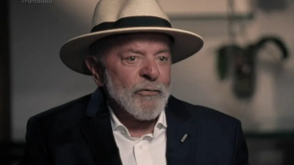 O líder do governo na Câmara, José Guimarães (PT-CE), reafirma apoio a Lula e menciona Camilo Santana para 2030.