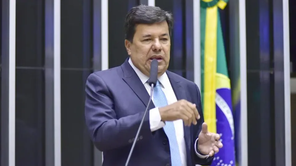 O ex-ministro da Educação, Mendonça Filho, ficou dois dias internado após mal-estar em praia de Pernambuco.