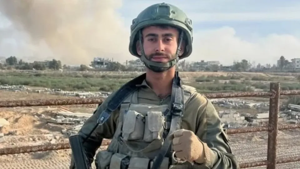 Militar, alvo de acusações de crimes de guerra, é apoiado por Israel e critica uso político da Justiça no caso