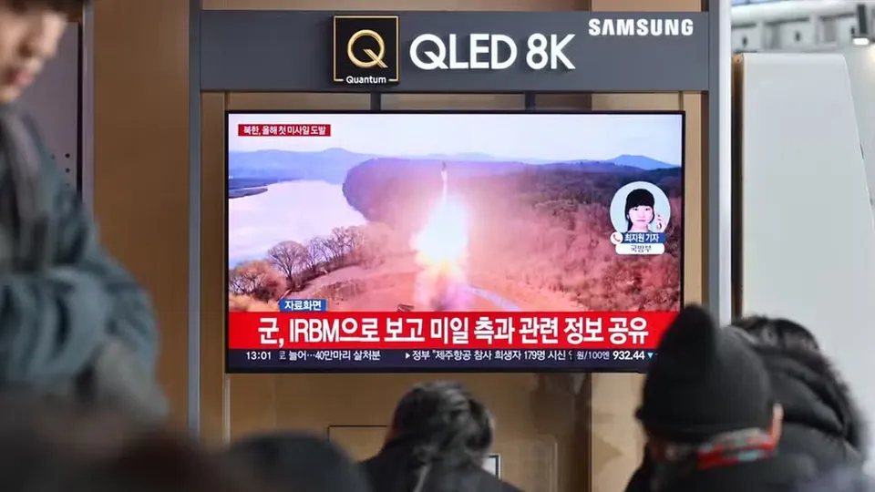 O secretário de Estado dos EUA, Antony Blinken, condena o lançamento de Pyongyang durante visita a Seul.