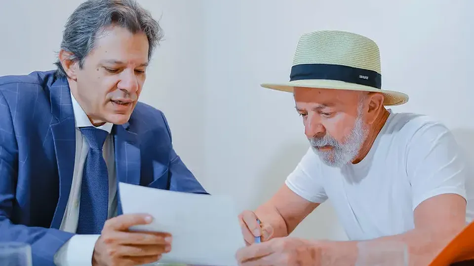 Interrupção das férias de Haddad e reunião com Lula marcam agenda desta segunda