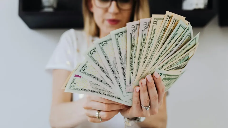 Investidores aguardam divulgação de inflação e números de emprego que podem impactar mercados.