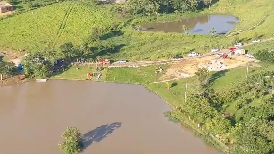 Casal morre após naufrágio de barco em lago de Monte Mor, SP