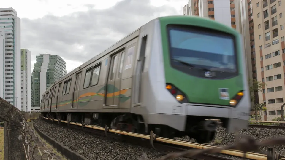 Financiamento do BNDES inclui construção de novas estações e melhorias na infraestrutura de transporte.