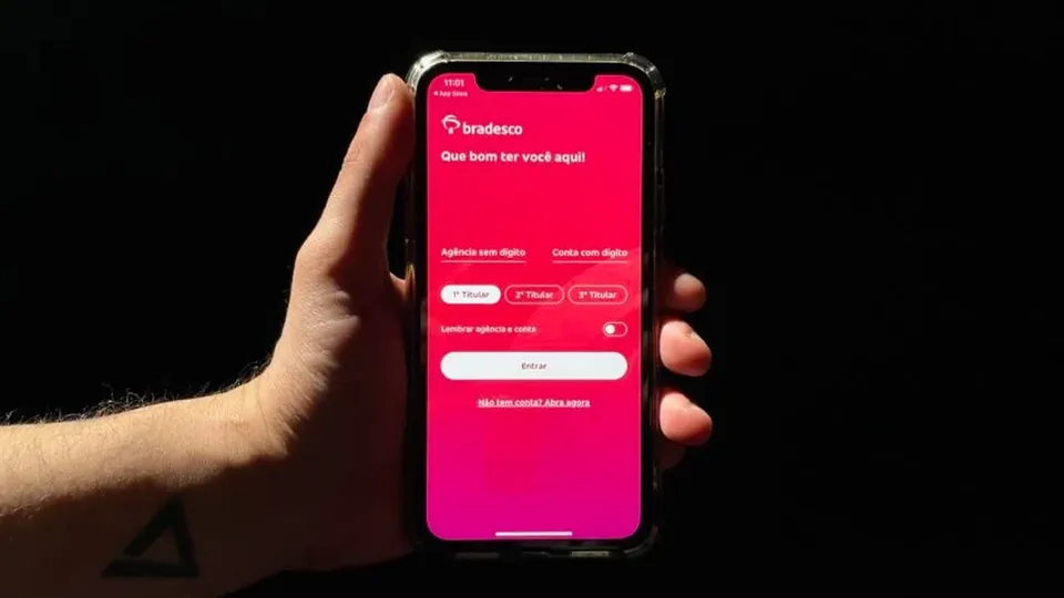 Clientes do Bradesco enfrentam instabilidade no aplicativo e relatam dificuldades com Pix