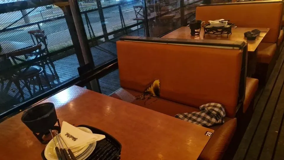 Uma mulher de 31 anos ficou gravemente ferida em Balneário Camboriú após acidente com aparelho de fondue em um restaurante.