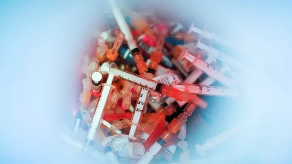 O Ministério da Saúde francês confirmou o primeiro caso da nova variante da Mpox, elevando a preocupação sobre a epidemia na Europa.