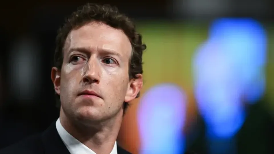 Mark Zuckerberg anunciou a mudança em um vídeo, prometendo restaurar a liberdade de expressão nas plataformas da Meta.