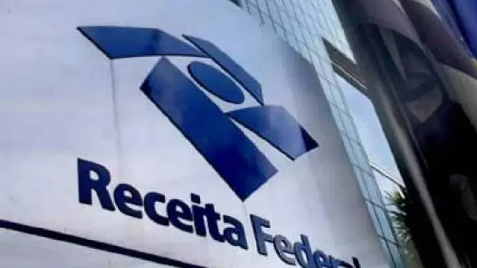 Resultados da Receita Federal mostram crescimento de 11,21% em relação a 2023; acumulado do ano soma R$ 2,39 trilhões.