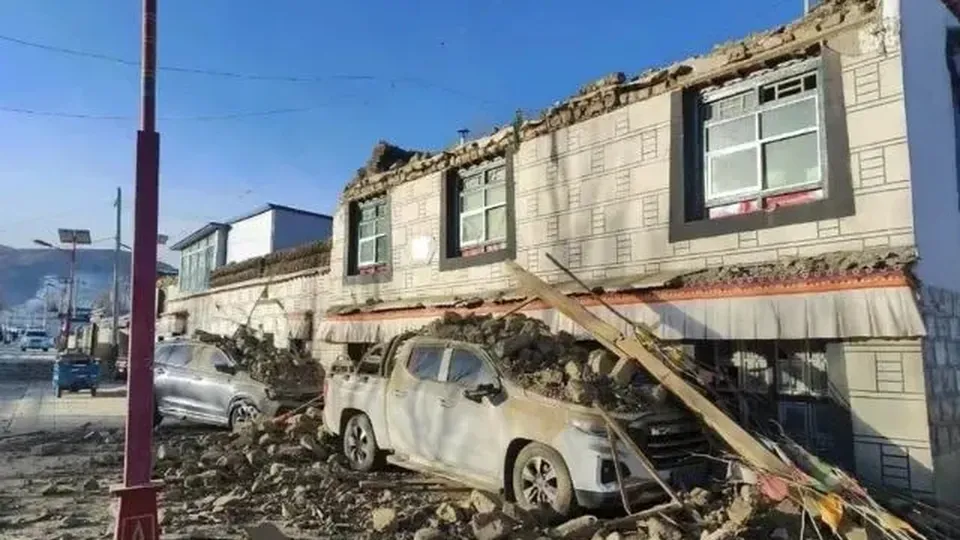 O forte tremor que atingiu a região deixou um rastro de destruição e 188 feridos.