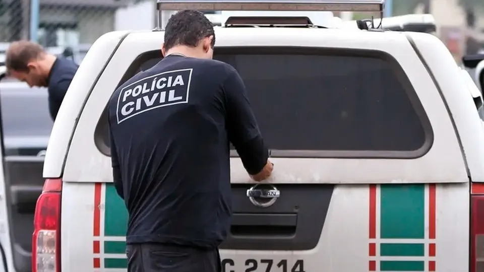 Guilherme Augusto Macedo é acusado de homicídio doloso após disparo que resultou na morte de Marco Aurélio Cardenas Acosta.