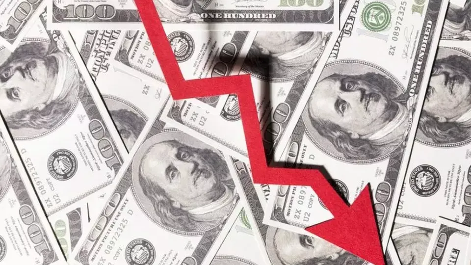A moeda americana apresentou desvalorização de 0,13% nesta terça-feira, refletindo tendências no mercado internacional.